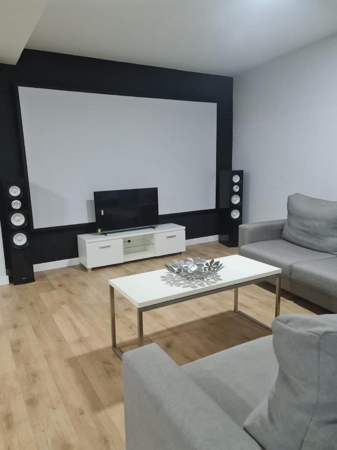 アラウリン・デ・ラ・トレApartamento Loft Acogedorアパートメント エクステリア 写真